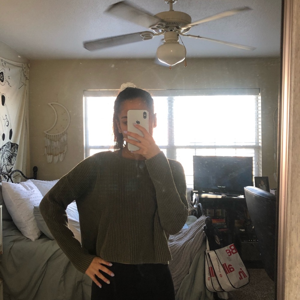 pacsun cropped sweater